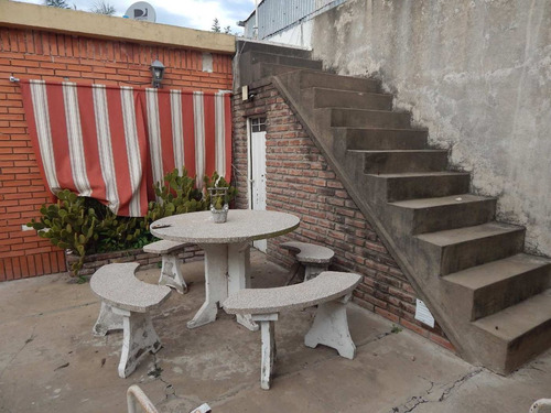 Casa 2 Dorm.en Cap.bermúdez Con Jardin Y Cochera