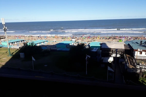 Imagen 12 de 30 de Importante E Imponente Edificio Frente Al Mar Depto De 4 Ambientes 2 Baños Cochera Gas Natural