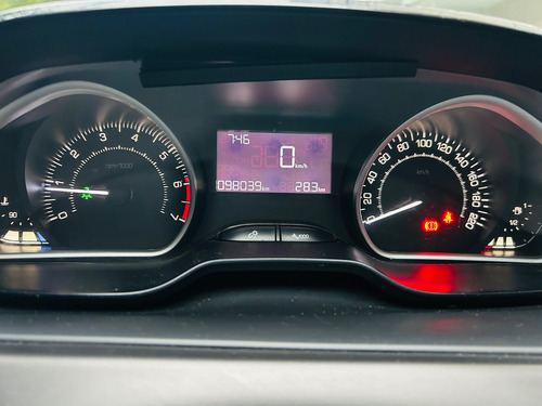 Peugeot 2008 1.6 Feline