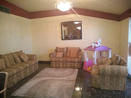 Imagen 7 de 11 de Amplia Casa En Venta, En Muy Buena Ubicación