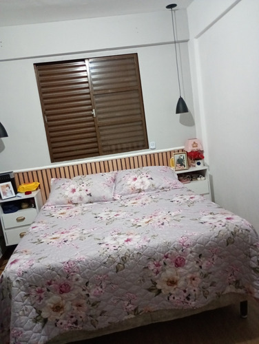 Apartamento Com 2 Quartos,sala,cozinha E Banheiro + Garagem