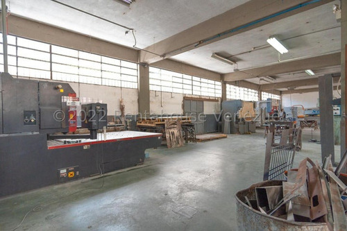 Edificio Industrial En Venta En La California Norte Mls #23-7537