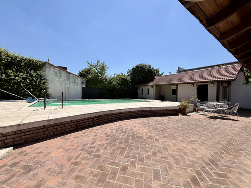 Imponente Casa En Una Planta Con Parque Y Piscina En Don Torcuato, Tigre.