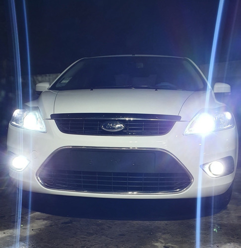 Ford Focus Ghia At Full
