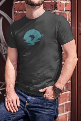 Imagem 2 de 4 de Camiseta Lua Azul - Algodão Premium