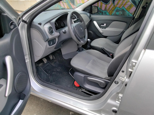 Renault Logan 1.6 Expression Hi-power 4p