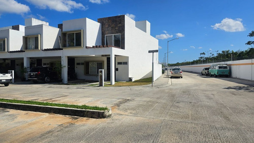 Se Renta Casa En Jardines Del Sur 3 Modelo Noni, Cancún