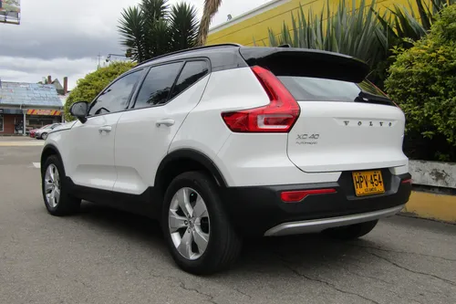 Volvo XC40 2.0 T4 Momentum