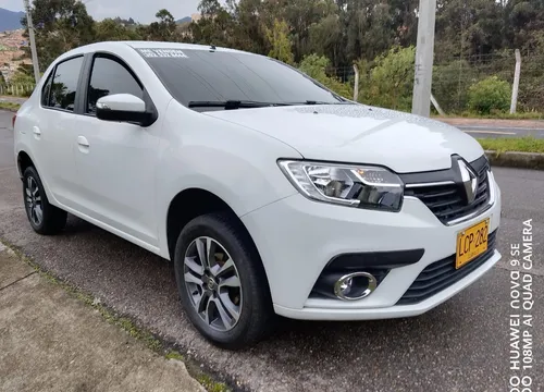 Renault Logan 1.6 Privilege / Intens