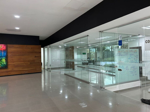 Espacio Adaptable Para Una Amplia Variedad De Usos En Santa Fe/torre 400