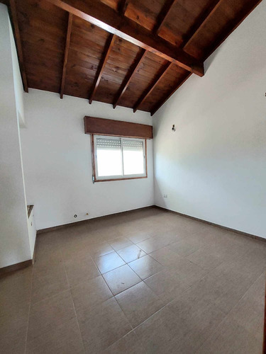 Oportunidad - 2 Duplex Cercano A La Playa - Santa Clara