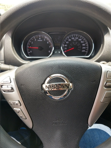 Imagen 8 de 11 de Nissan Versa 2017 1.6 Advance At
