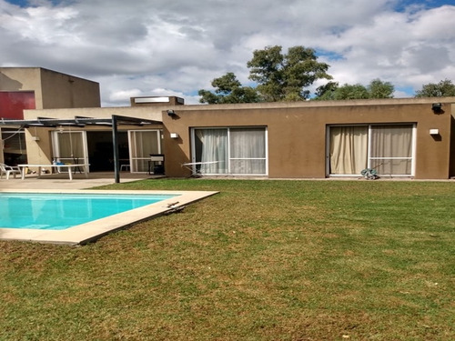 Venta Casa Bella Vista Barrio La Escondida