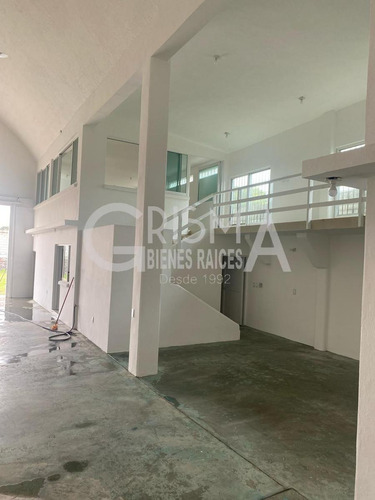 Amplia Bodega En Excelente Ubicación En Venta O Renta En Tuxpan, Ver