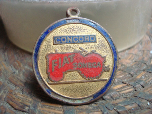 Antigua Medalla Enlozada Tractor Concord Fiat Someca