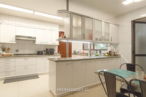 Departamento En Arriendo De 4 Dorm. En Las Condes
