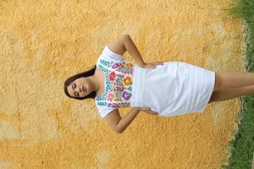 Imagen 2 de 8 de Vestido Yucateco. Bordado Artesanal. Azulejo. Mayakim