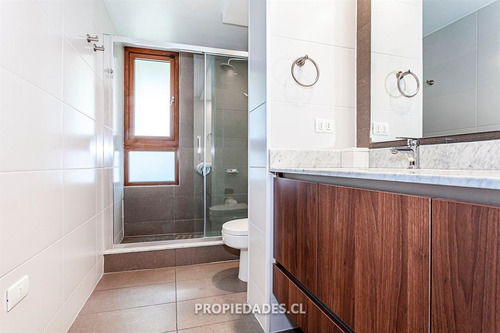 Departamento En Venta De 3 Dorm. En Lo Barnechea