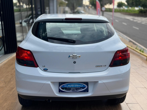 Chevrolet Onix 1.4 MPFI LT 8V FLEX 4P MANUAL