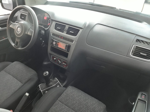 Imagem 8 de 10 de Volkswagen Fox 2014 1.0 Trend Tec Total Flex 5p