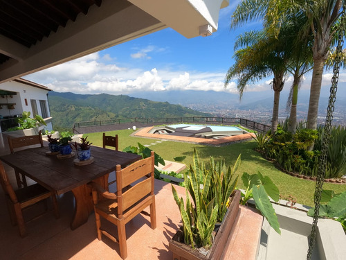 Se Vende Exclusiva Casa Campestre En El Alto Del Escobero Envigado!