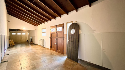 Venta | Permuta | Chalet De Piedra | Sobre 2 Lotes | Los Troncos |