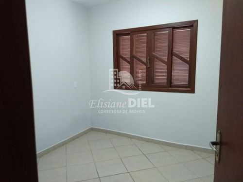 Casa Com Amplo Terreno 3 Dormitórios - 1374