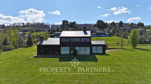Casa En Exclusivo Condominio En Panguipulli
