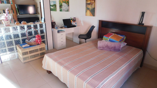 Imagem 10 de 14 de Casa Muito Ampla A Venda Na Praia Em Peruíbe