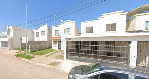 Venta De Casa, ¡remate Bancario!, Col. Jardines Del Bosque, Los Mochis, Sin. -jmjc3