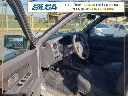 Imagen 11 de 15 de Nissan Frontier Np300 4x4 2013 Gris Plata 4 Puertas