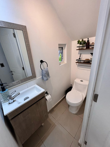 Propiedad Remodelada Completamente! Estancia Liray
