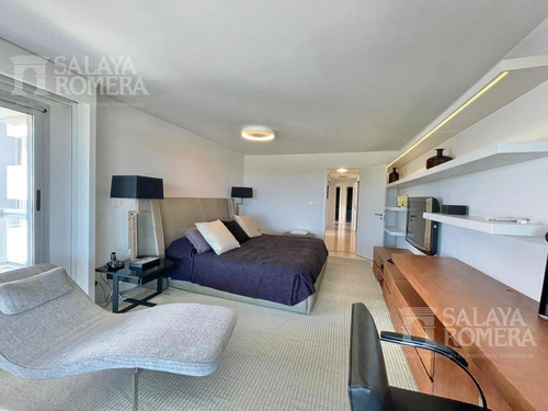Imagen 23 de 28 de Venta - Apartamento De Categoria , Primera Linea Brava Sap4325120.