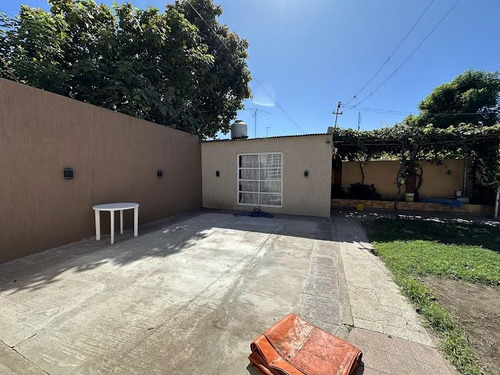 Galpón A Pasos Del Centro De Solano, Ideal Deposito
