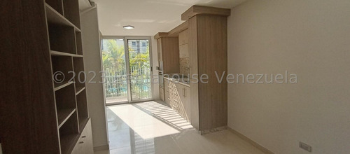 Hermoso Townhouse En Venta En El Este De Barquisimeto, 2 4 4 1 Con Vigilancia Privada, Vestier, 7 9, Areas Sociales, Maritza, Bella Terraza, Piscina, Lucena, Maletero.