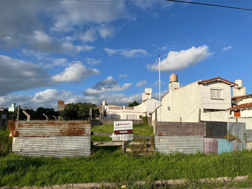 Lote En Venta Barrio Punta Mogotes A 200 Metros De La Costa, Excelente Ubicación 13.85mts X 23mts . Ideal Vivienda Parmente O Inversión Inmobiliaria