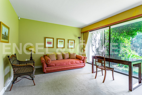 Casa Con Gran Terreno De 10.800 M2, En El Huinganal