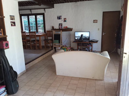 Casa En Venta 5 Ambientes Con Patio, Parrilla Y Cochera