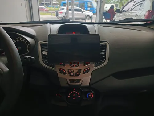 Ford Fiesta 1.6 Sportback Mecánica