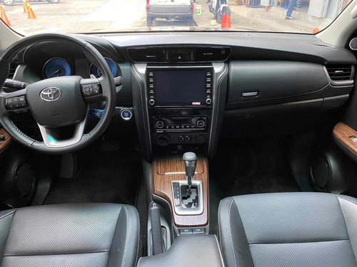 Imagen 6 de 11 de Toyota Fortuner Dubai Vxr