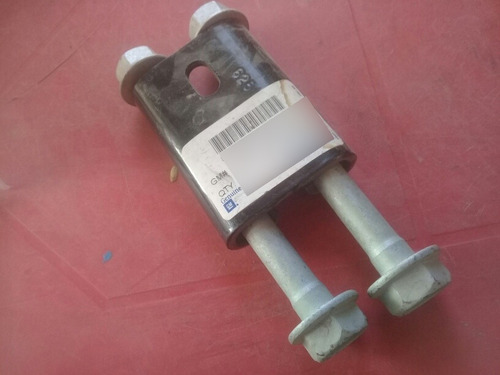15774517 Tornillos De Defensa Delantera Yukon Silverado (Usado)