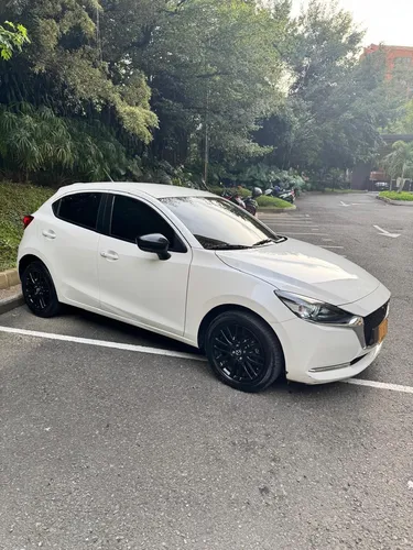Mazda 2 1.5 Gran touring carbon edition