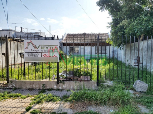 Casa En Banfield Oeste Sobre Pasaje Pallich Al 1700