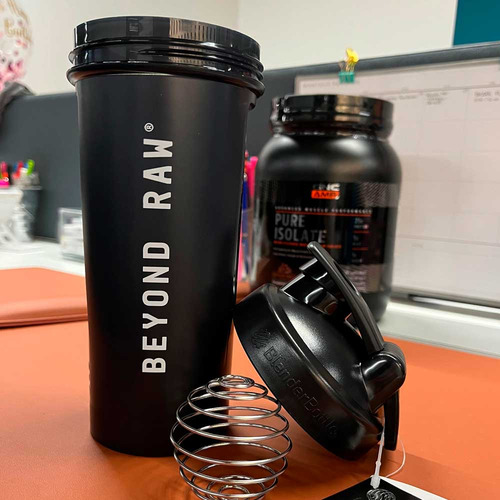 Gnc Beyond Raw - Mezcladord De Proteina Classsic V2, 800 ml Color Negro
