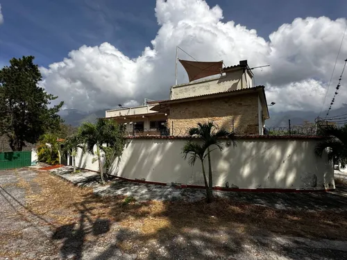 Casa En Venta En Parque Caiza
