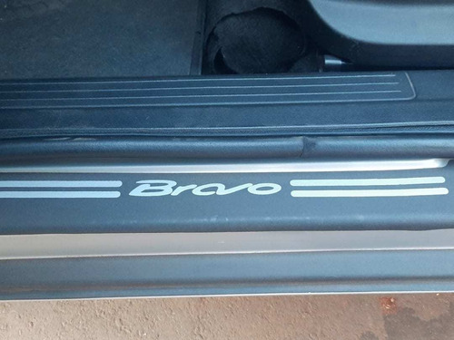 Imagem 9 de 11 de Fiat Bravo Essence 1.8 16v Flex