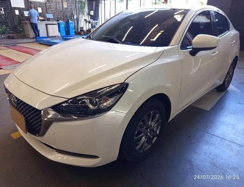 Mazda 2 TOURING SEDAN