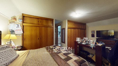 Casa Con Amplios Espacios, 5 Dormitorios, Terreno De 300 M2