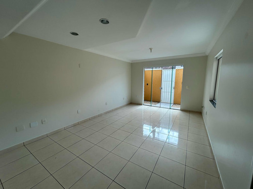 2 Casas Pelo Preço De 1 - B.camboriú/sc - De 2,8m Por 2,3m