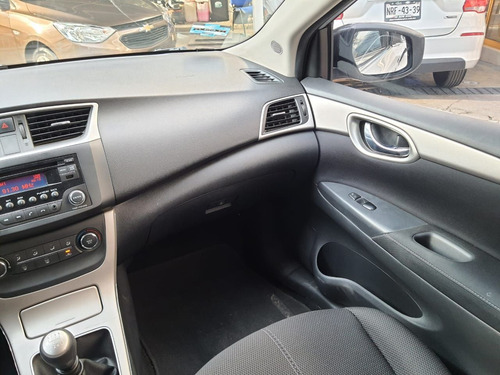 Imagen 6 de 15 de Nissan Sentra 2016 1.8 Sense Mt
